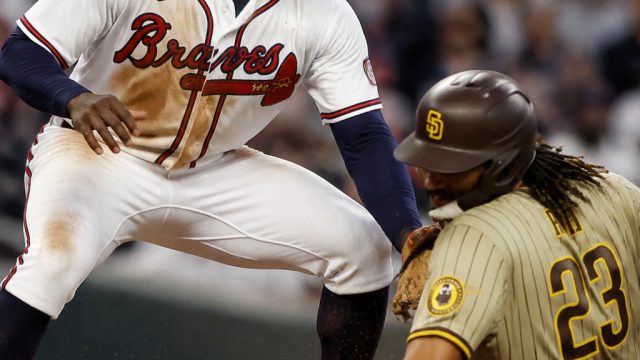 Exciting Faceoff: Braves and Padres Battle for Playoff Position